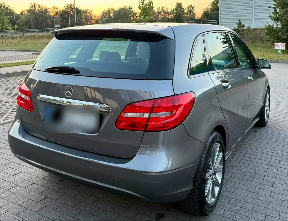 Gebraucht Mercedes B200 157 PS (115 kW) 2012 Weiß Kleinwagen