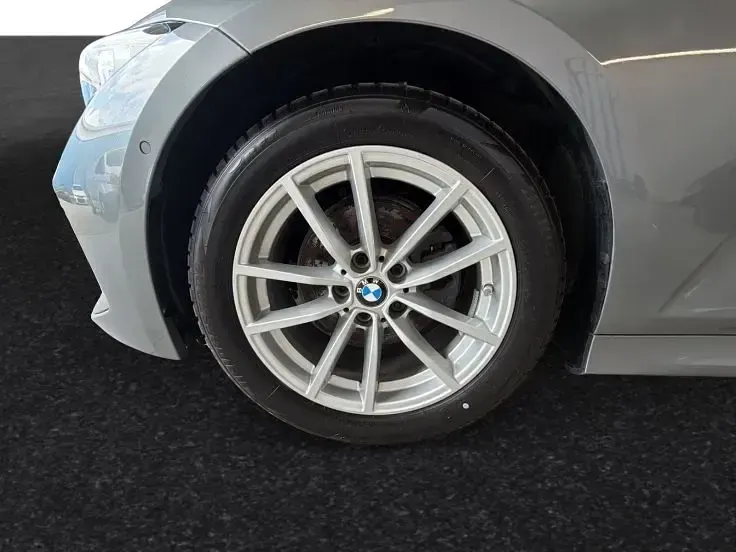 Gebraucht BMW 320 Performance 190 PS (139 kW) 2025 Skyscraper grau metallic Kombi
