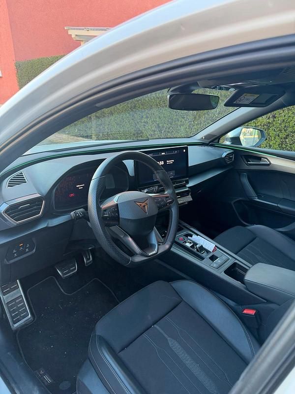 Gebraucht Cupra Leon 300 PS (220 kW) 2023 Weiß Kombi