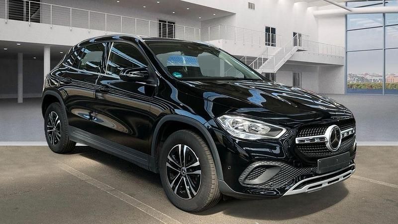 Schwarz Gebraucht 2023 Mercedes GLA180 Business SUV | 29.750 € (Superpreis) - Bild 1/4