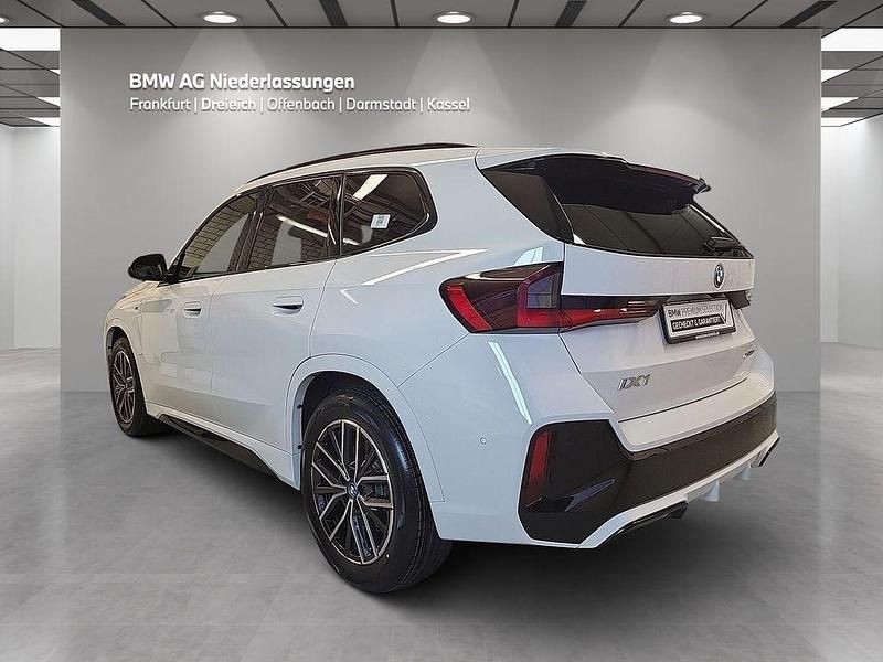 Gebraucht BMW iX1 M Sport 200 kW (272 PS) 2023 Weiß SUV