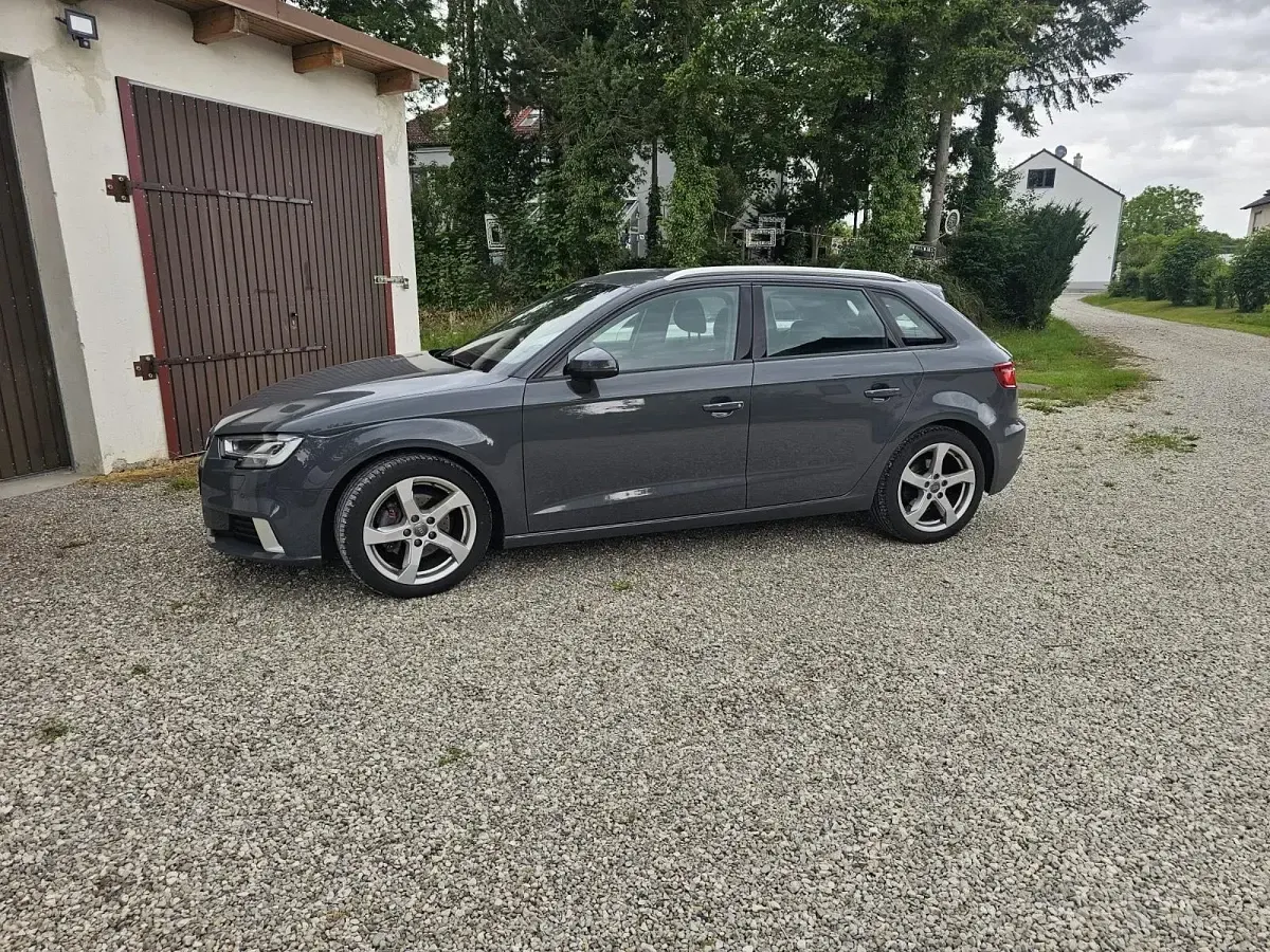 Gebraucht Audi A3 Design 150 PS (110 kW) 2017 Grau Limousine