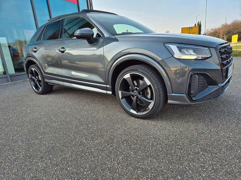 Gebraucht Audi Q2 S-Line 150 PS (110 kW) 2022 Grau SUV
