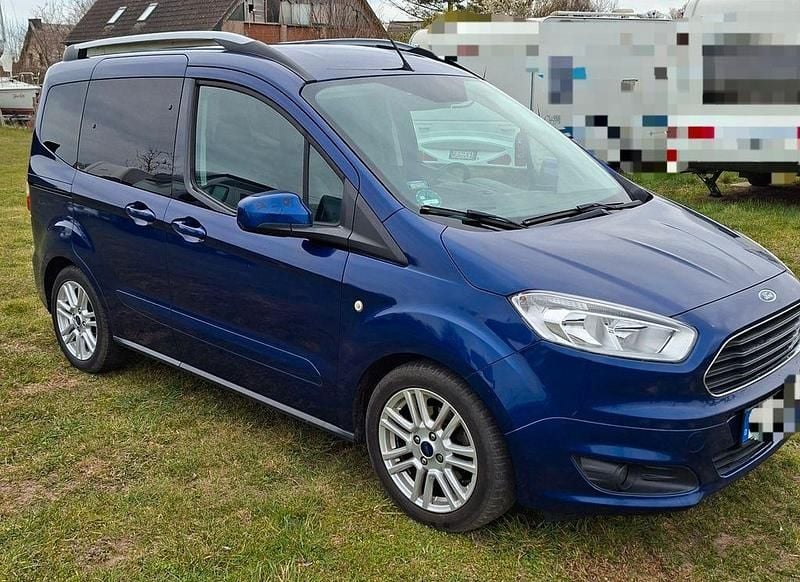 Gebraucht Ford Tourneo Courier Titanium 101 PS (74 kW) 2017 Blau Van / Kleinbus