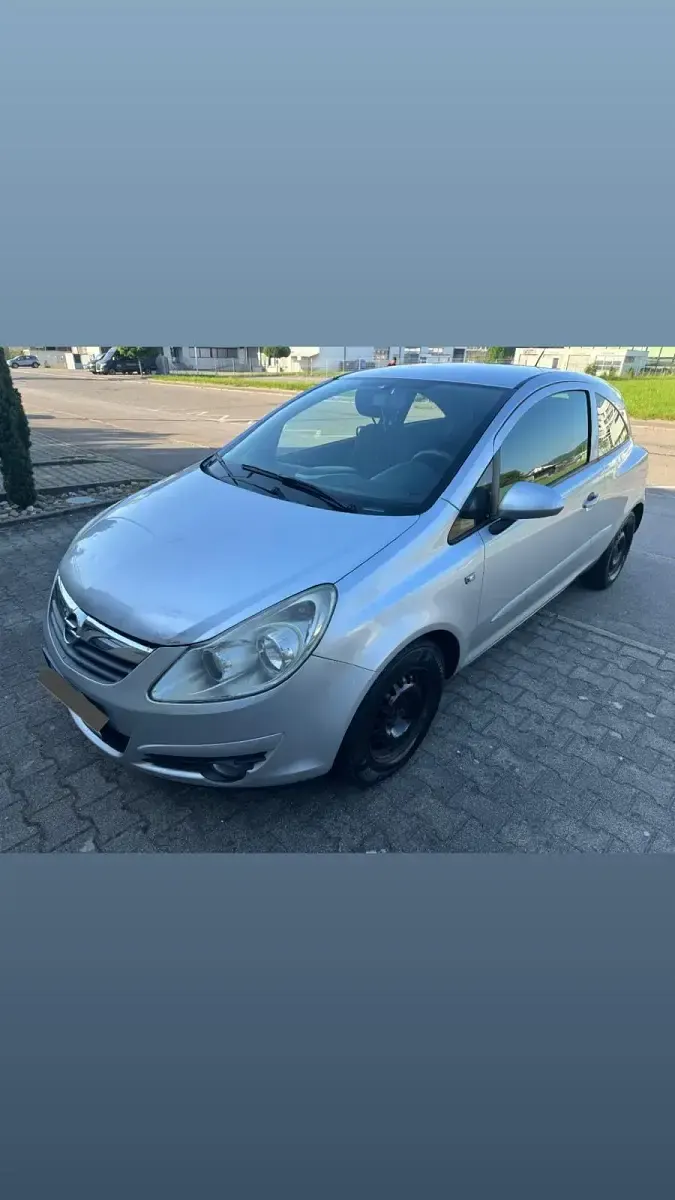Usado Opel Corsa 90 HP (66 kW) 2008 Prateado Citadino