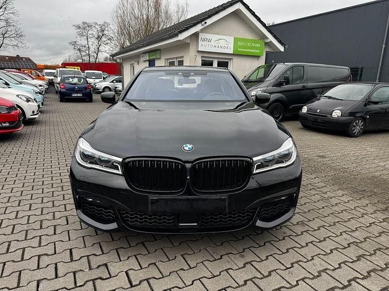 Gebraucht BMW 750 M Sport 449 PS (330 kW) 2018 Schwarz Limousine