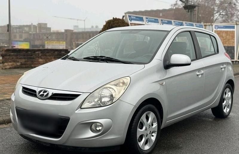 Gebraucht Hyundai i20 101 PS (74 kW) 2009 Grau Kleinwagen