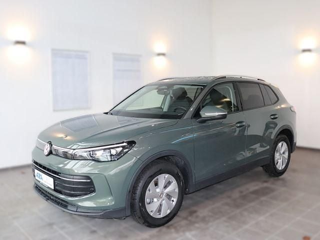 Neu VW Tiguan Life 150 PS (110 kW) 2026 Grün SUV