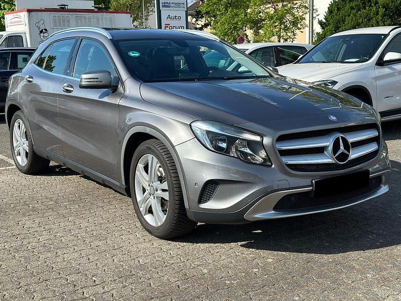 Mountaingrey Gebraucht 2014 Mercedes GLA200 Urban SUV | 14.999 € (Fairer Preis) - Bild 1/4