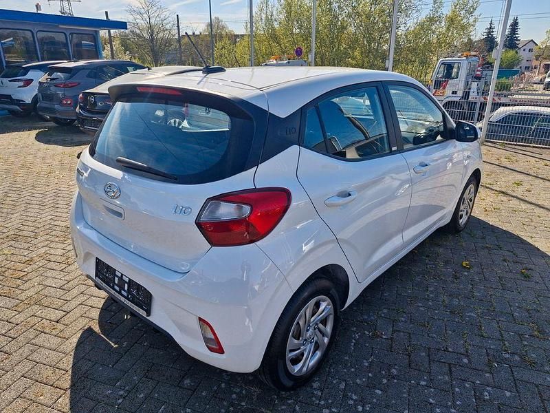 Gebraucht Hyundai i10 Select 67 PS (49 kW) 2021 Weiß Kleinwagen