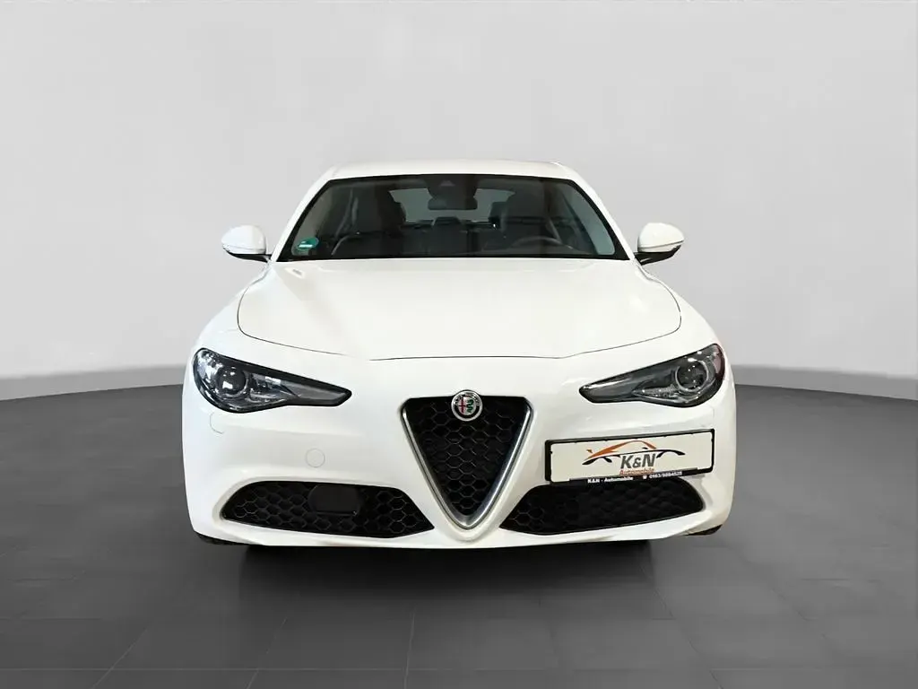 Gebraucht Alfa Romeo Giulia Super 179 PS (131 kW) 2017 Weiß Limousine