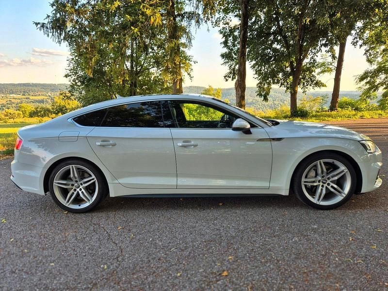 Weiß Gebraucht 2017 Audi A5 S-Line Coupé | 25.499 € (Teuer) - Bild 1/4