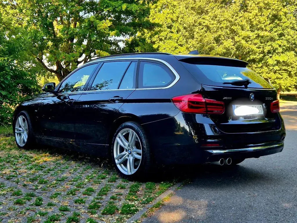 Gebraucht BMW 330 Luxury Line 258 PS (189 kW) 2016 Schwarz Kombi