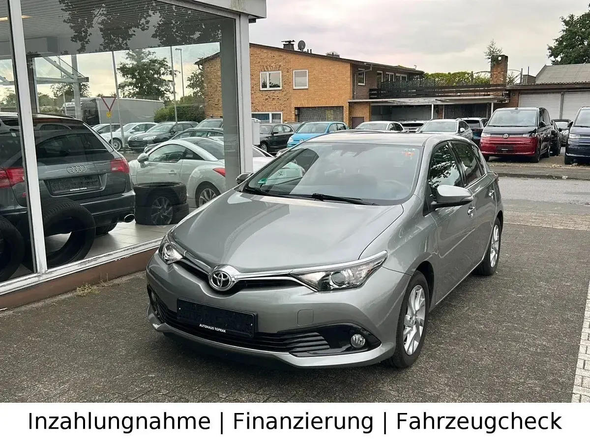 Gebraucht Toyota Auris Edition-S 116 PS (85 kW) 2017 Grau Limousine