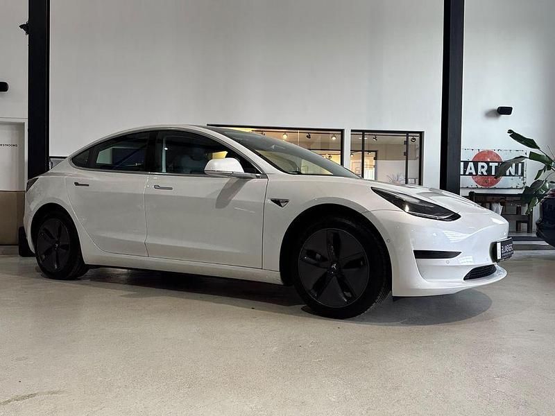 Gebraucht Tesla Model 3 Standard Range Plus 225 kW (306 PS) 2020 Weiß Limousine