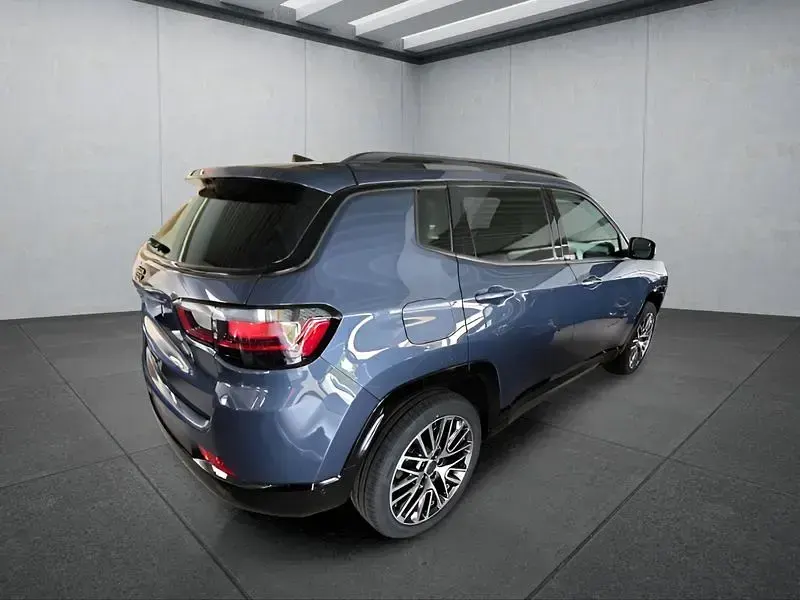 Nouvelle Jeep Compass Summit 131 ch (96 kW) 2025 Bleue SUV