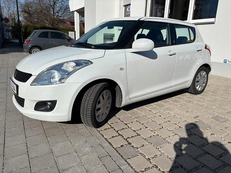 Gebraucht Suzuki Swift Comfort 94 PS (69 kW) 2013 Weiß Kleinwagen