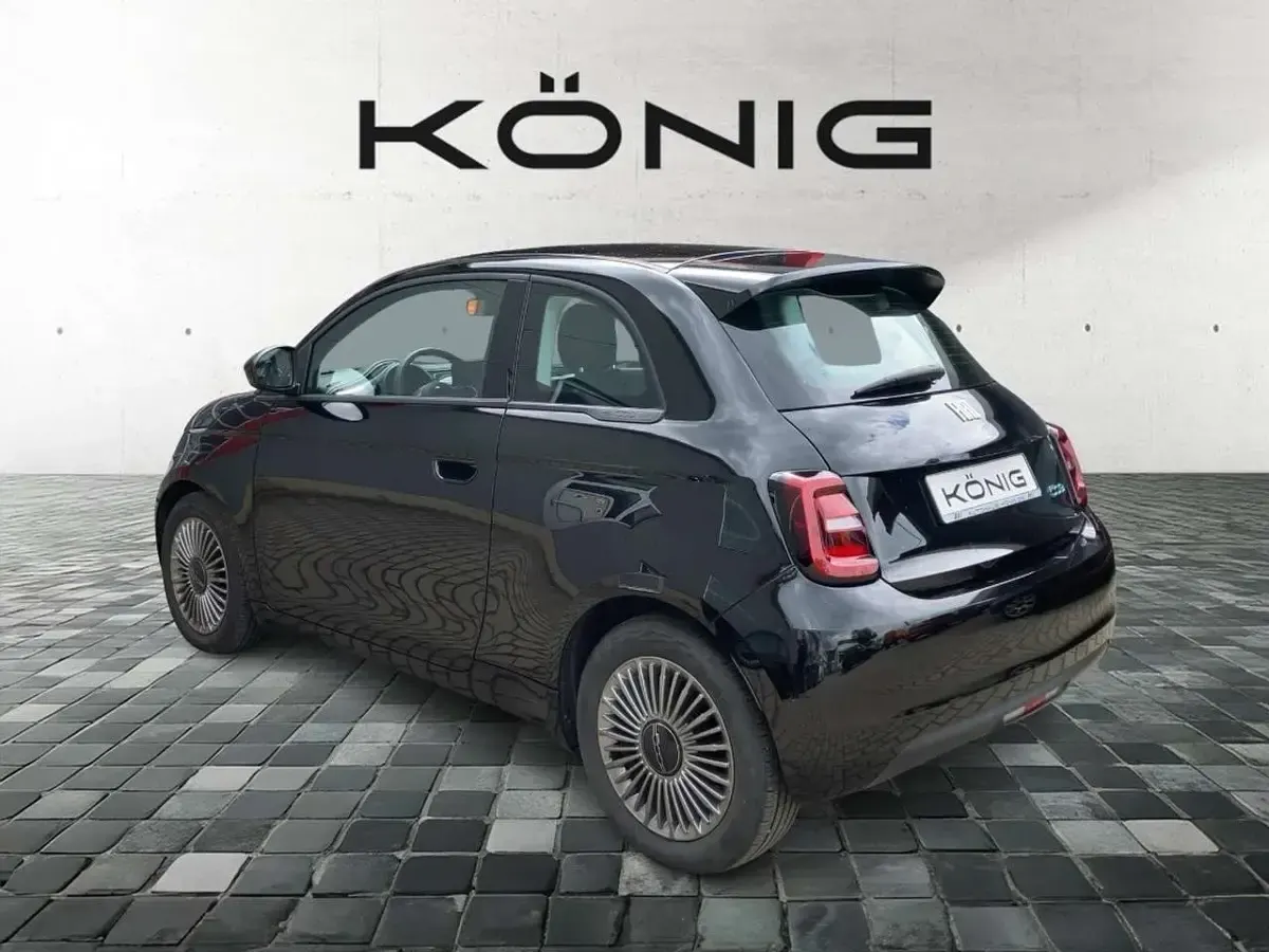 Gebraucht Fiat 500e Basis 86 kW (118 PS) 2023 Onyx schwarz Kleinwagen