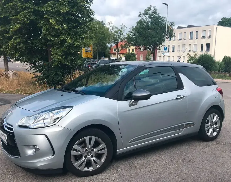 Gebraucht Citroën DS3 So Chic 110 PS (80 kW) 2015 Schwarz Kleinwagen