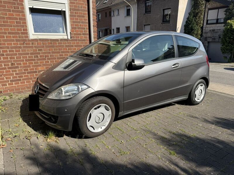 Grau Gebraucht 2009 Mercedes A160 Limousine | 4.500 € (Guter Preis) - Bild 1/4