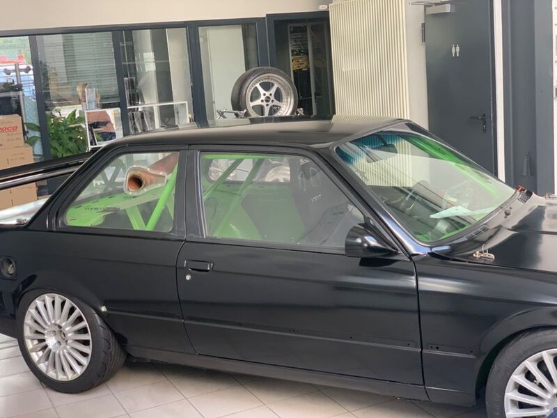 Gebraucht BMW 325 220 PS (161 kW) 1986 Schwarz Coupé