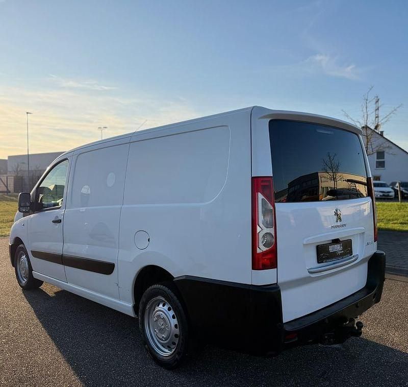Gebraucht Peugeot Expert 128 PS (94 kW) 2014 Weiß Van