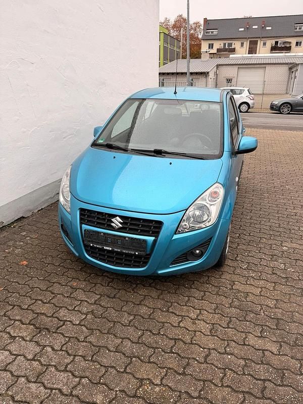 Blau Gebraucht 2014 Suzuki Splash Active+ Kleinwagen | 8.249 € (Etwas zu teuer) - Bild 1/4