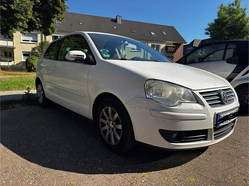 Weiß Gebraucht 2006 VW Polo Sportline Kleinwagen | 2.400 € (Fairer Preis) - Bild 1/4