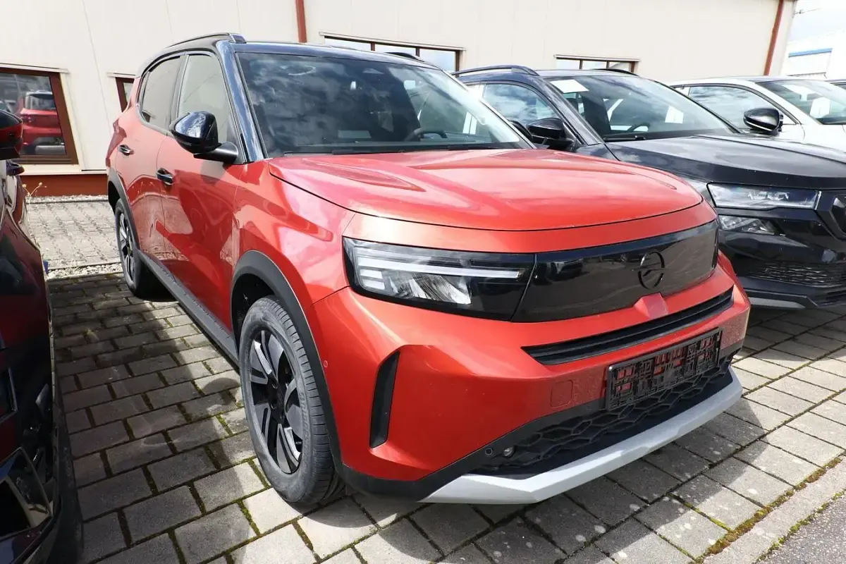 Neu Opel Frontera S 145 PS (106 kW) 2025 Kanyon orange metallic / dach sc SUV