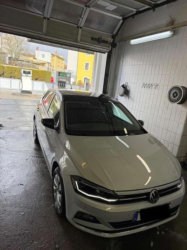 Gebraucht VW Polo 95 PS (69 kW) 2021 Silber Limousine