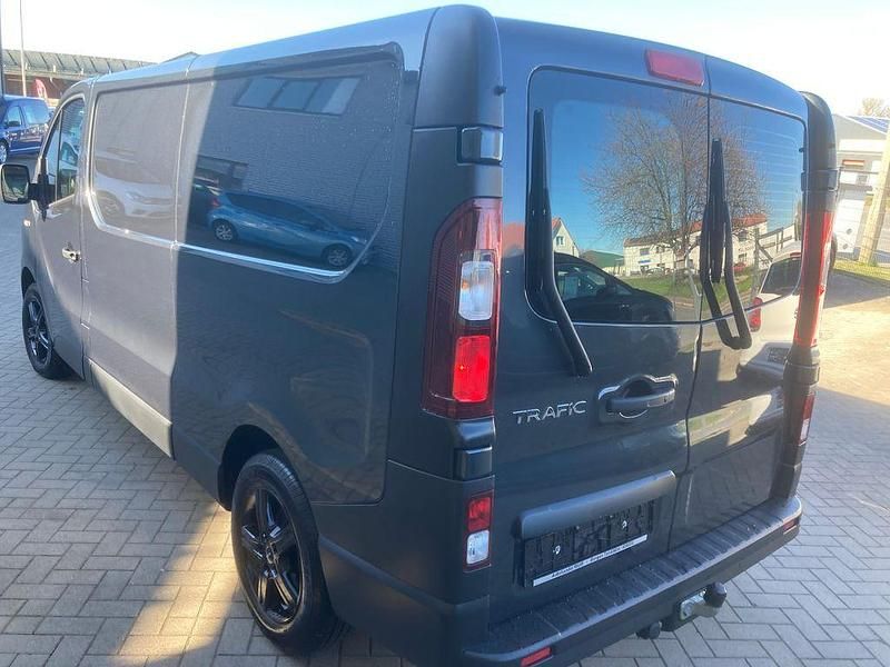 Gebraucht Renault Trafic Komfort 120 PS (88 kW) 2022 Schwarz Van / Kleinbus