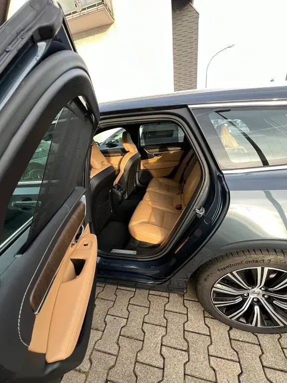 Gebraucht Volvo V90 Inscription 197 PS (144 kW) 2022 Blau Kombi
