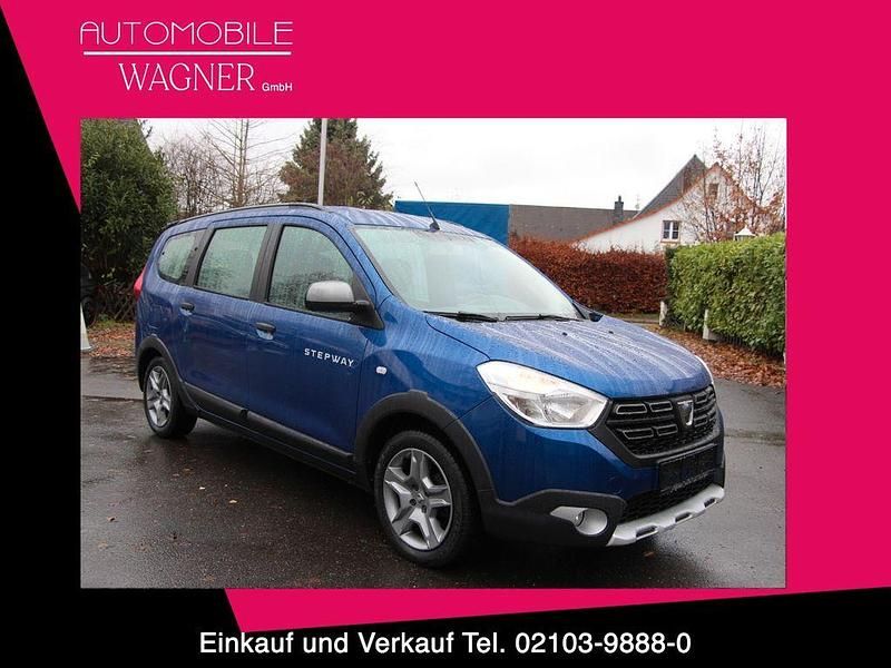 Blau Gebraucht 2022 Dacia Lodgy Stepway Van / Kleinbus | 14.990 € (Etwas zu teuer) - Bild 1/4