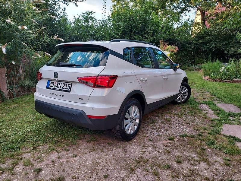 Weiß Gebraucht 2019 Seat Arona Style SUV | 9.500 € (Guter Preis) - Bild 1/3