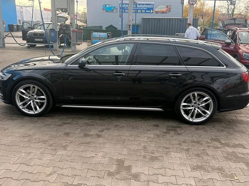Schwarz Gebraucht 2015 Audi A6 Allroad Kombi | 23.490 € (Fairer Preis) - Bild 1/4