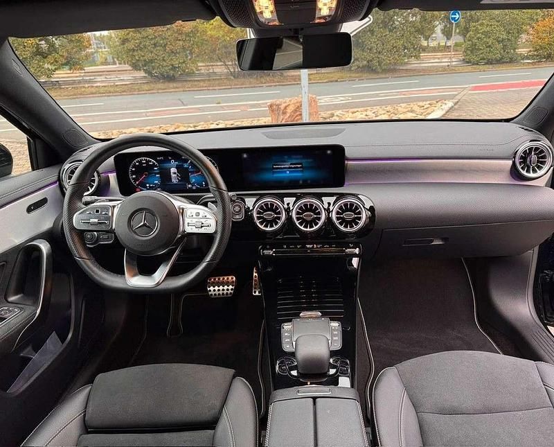 Gebraucht Mercedes A200 Edition 1 163 PS (119 kW) 2022 Kosmosschwarz Kleinwagen