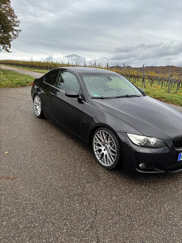 Schwarz Gebraucht 2007 BMW 335 Coupé | 13.000 € (Guter Preis) - Bild 1/4
