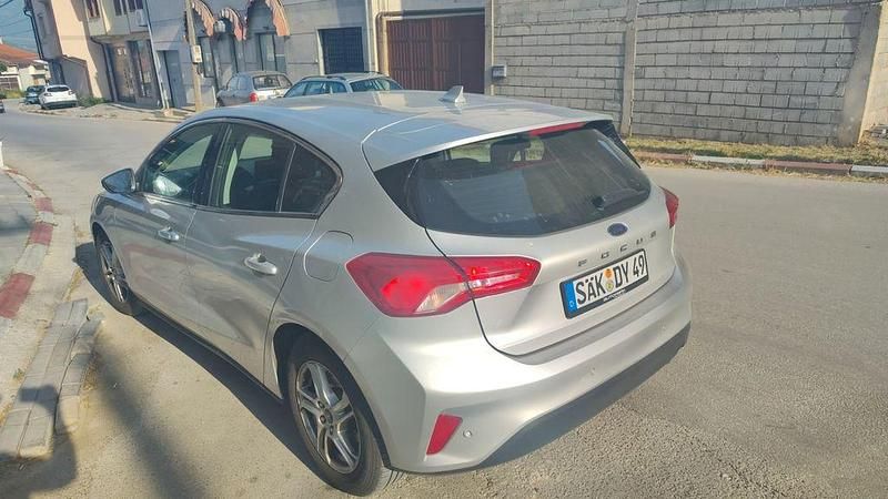 Silber Gebraucht 2019 Ford Focus Trend Limousine | 9.300 € (Teuer) - Bild 1/4