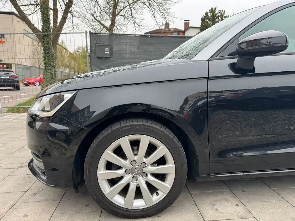 Gebraucht Audi A1 Sportback Basis 95 PS (69 kW) 2016 Schwarz Kleinwagen
