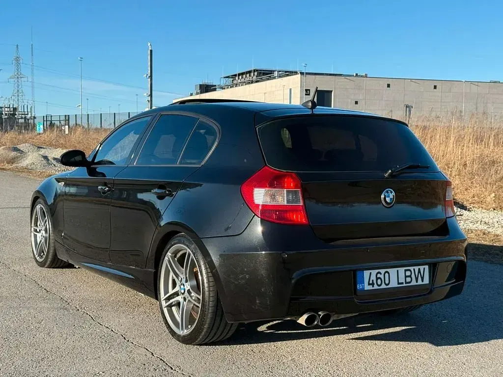 Second-hand BMW 130 Performance 265 CP (194 kW) 2006 Negru Hatchback