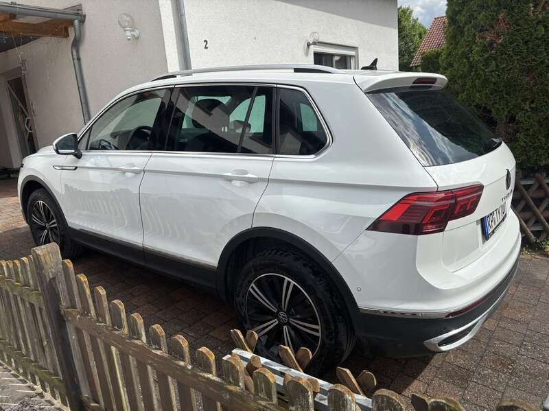 Weiß Gebraucht 2020 VW Tiguan SUV | 26.900 € (Guter Preis) - Bild 1/4
