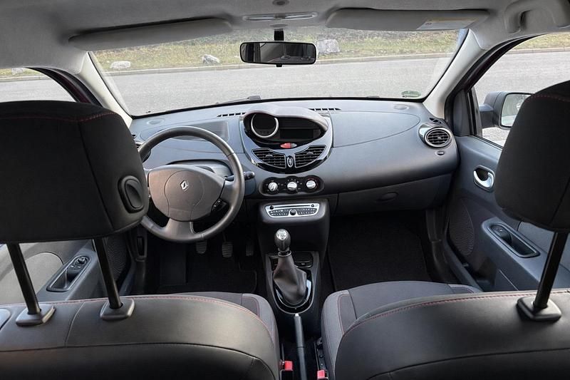 Gebraucht Renault Twingo 75 PS (55 kW) 2012 Rot Kleinwagen