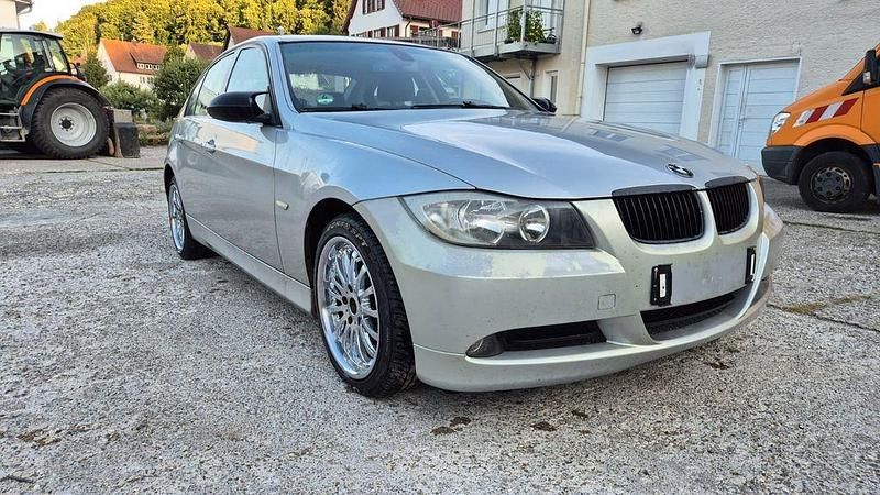Silber Gebraucht 2006 BMW 318 Limousine | 1.300 € (Guter Preis) - Bild 1/4