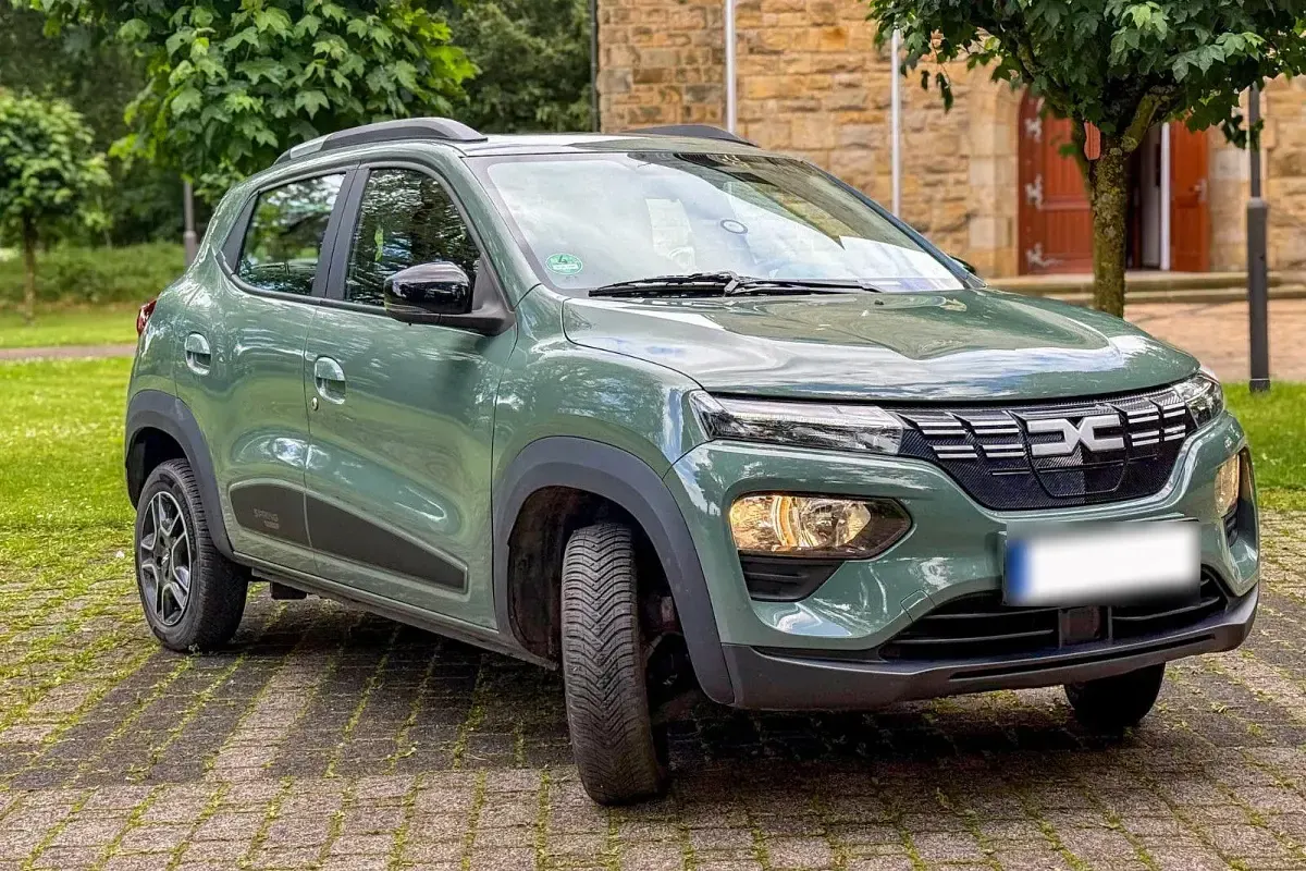 Gebraucht Dacia Spring Essentiel 33 kW (45 PS) 2023 Grün Kleinwagen