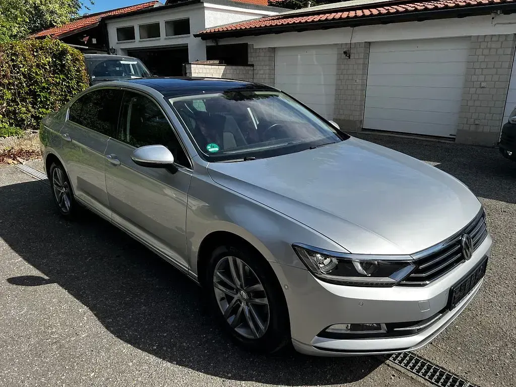 Second-hand VW Passat GT 150 CP (110 kW) 2014 Argintiu Berlinǎ