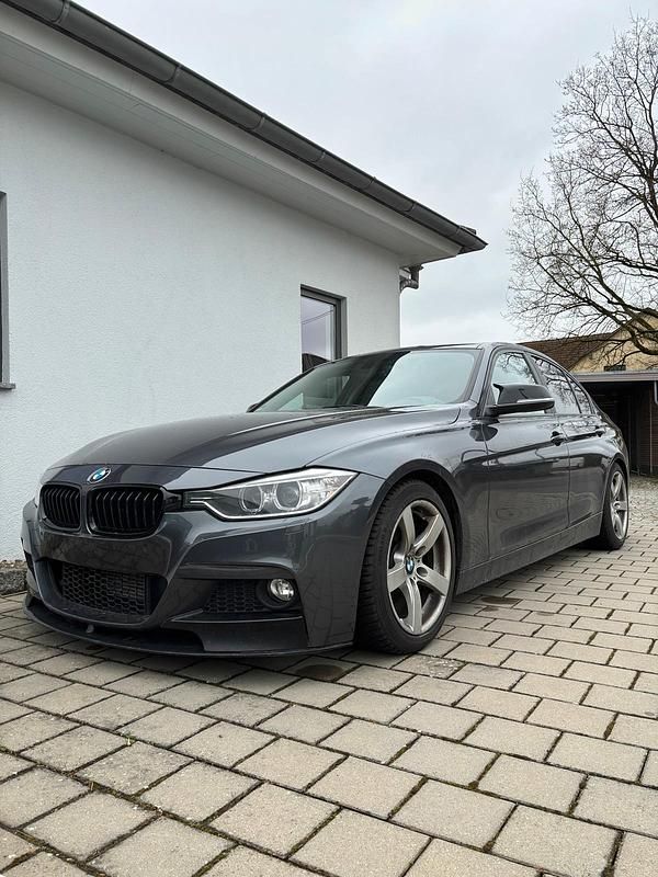 Gebraucht BMW 320 184 PS (135 kW) 2015 Grau Limousine