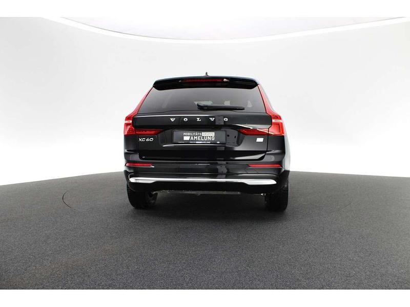 Gebraucht Volvo XC60 Core 253 PS (186 kW) 2024 Onyx schwarz SUV