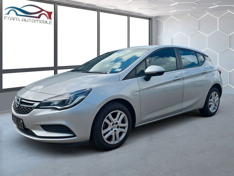 Silber Gebraucht 2019 Opel Astra Edition Limousine | 11.885 € (Guter Preis) - Bild 1/4