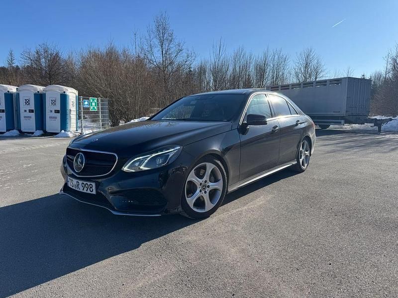 Schwarz Gebraucht 2014 Mercedes E400 Limousine | 18.000 € (Etwas zu teuer) - Bild 1/4