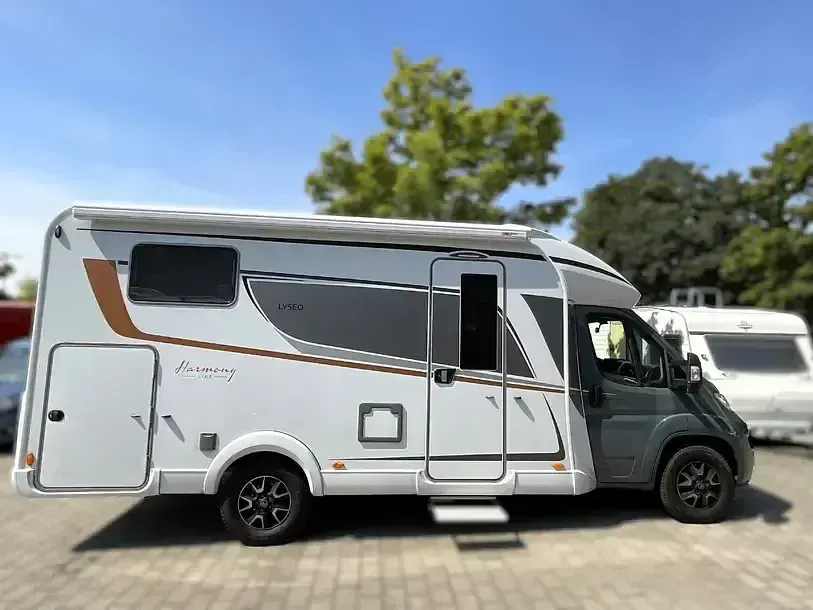 Gebraucht Buerstner Lyseo TD 140 PS (102 kW) 2024 Weiß Van